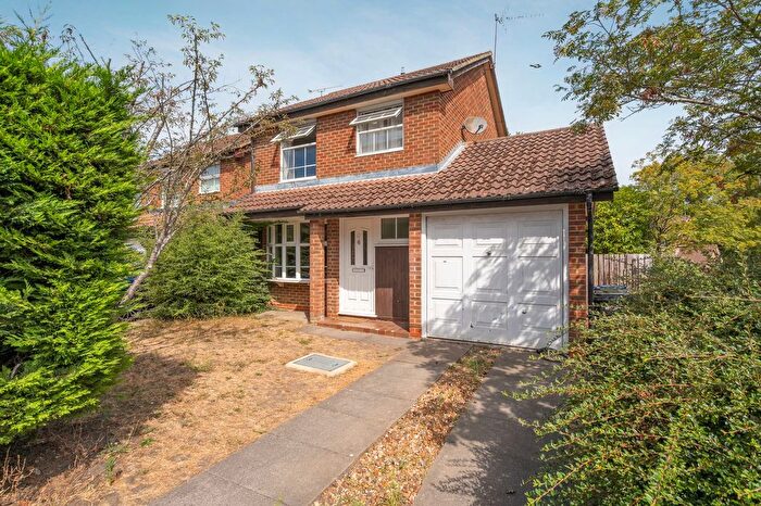 3 Bedroom Link Detached House For Sale In Oliver Road, Ascot, SL5