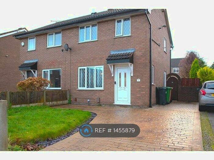 3 Bedroom Semi-Detached House To Rent In Mill Street, Farnworth, Bolton, BL4