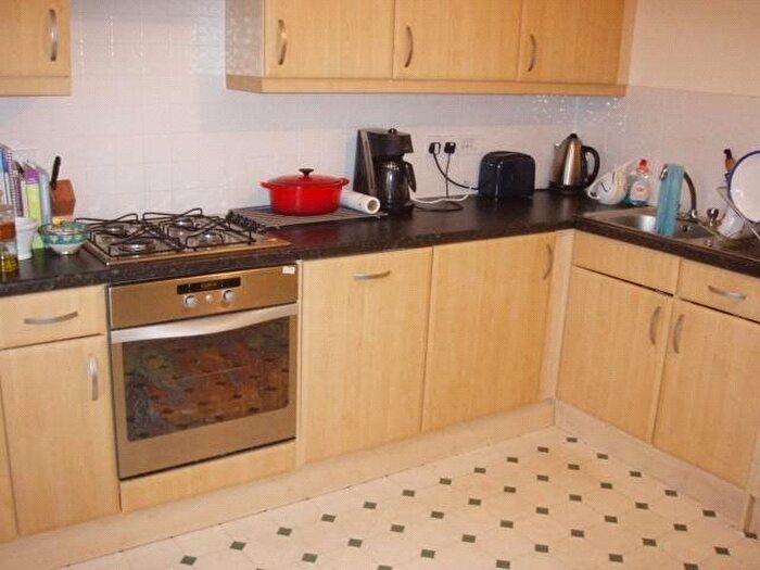 2 Bedroom Flat To Rent In Willowbrae Road, Edinburgh, EH8