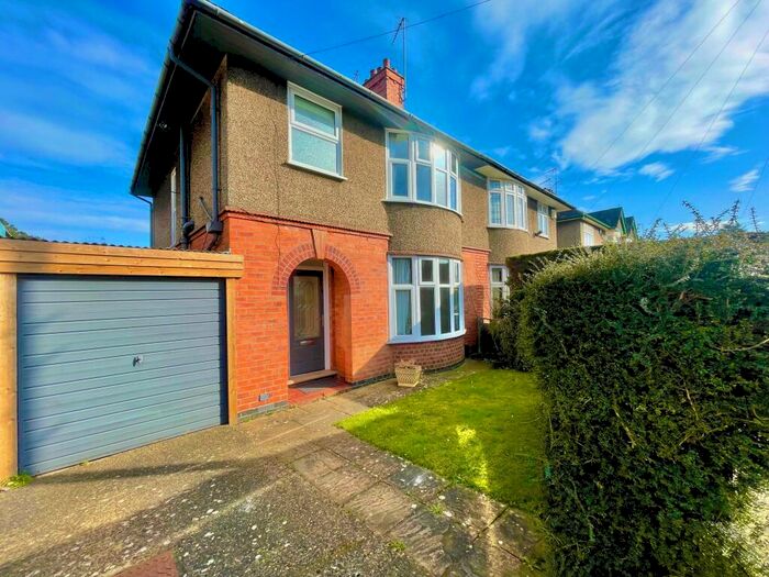 3 Bedroom House To Rent In The Headlands, Abington, NN3