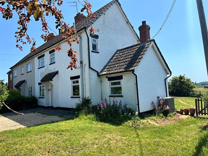3 Bedroom Semi-Detached House For Sale In Montacute, TA15