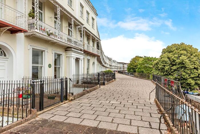 1 Bedroom Apartment For Sale In Royal York Crescent, Clifton, Bristol, BS8