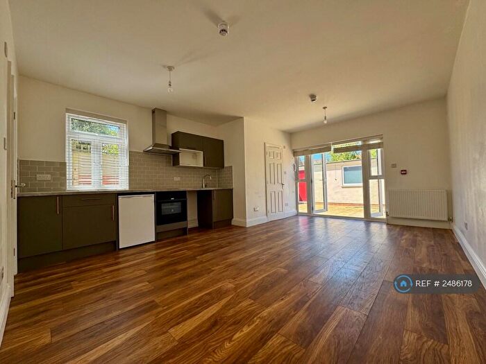 1 Bedroom Flat To Rent In Raphael Road, Hove, BN3