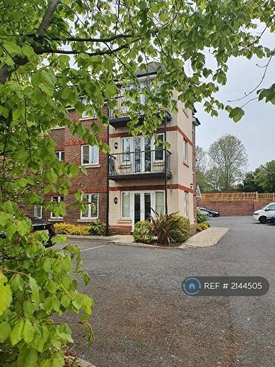 2 Bedroom Flat To Rent In Kingsdowne House, Godalming, GU7
