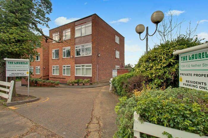 2 Bedroom Flat To Rent In Nether Street, Finchley, N3