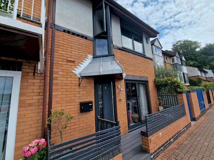3 Bedroom Property To Rent In Plas St. Pol De Leon, Penarth, CF64