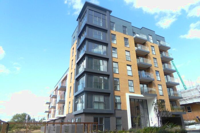 2 Bedroom Flat To Rent In Osprey House, Reading, RG2