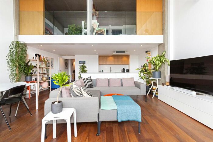 2 Bedroom Apartment To Rent In Wenlock Road, London, N1