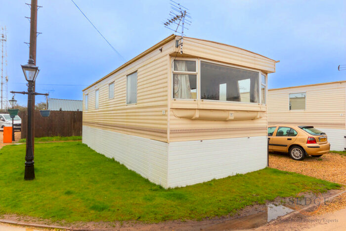 3 Bedroom Lodge To Rent In Clay Lake, Spalding, PE12