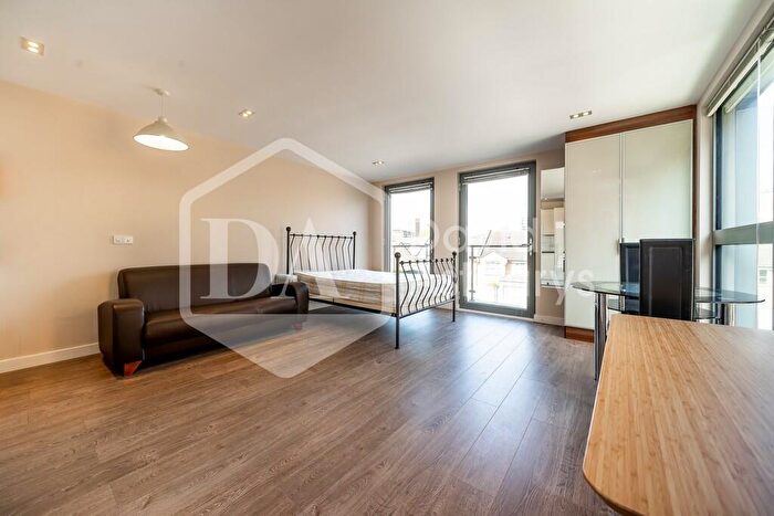 Studio To Rent In Mintern Street, Islington, London, N1