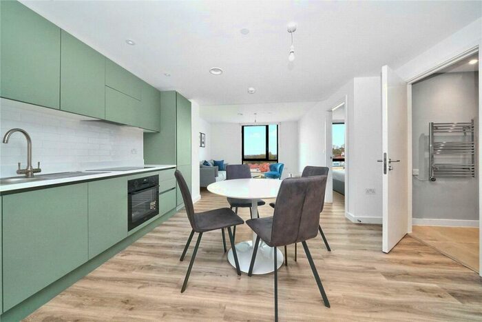 2 Bedroom Apartment To Rent In Viva Court, Kimpton Road, Luton, LU2