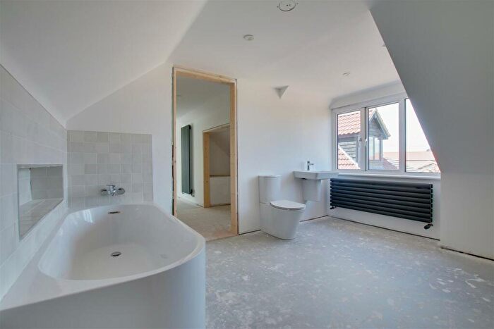 5 Bedroom Detached House For Sale In Parkhall Road, Somersham, PE28