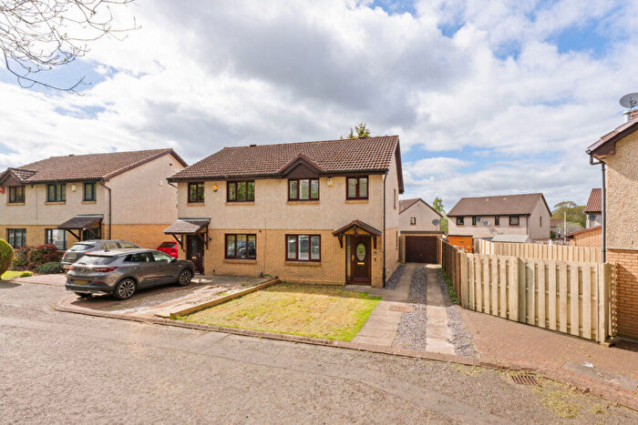 3 Bedroom Semi-Detached House For Sale In Bishops Park, Mid Calder, West Lothian, EH53