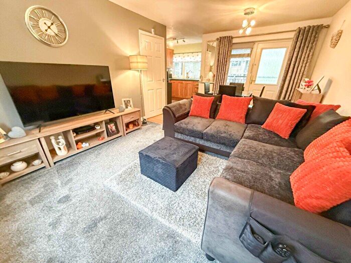 2 Bedroom Flat For Sale In Grange Road, Whitworth, Rochdale, OL12
