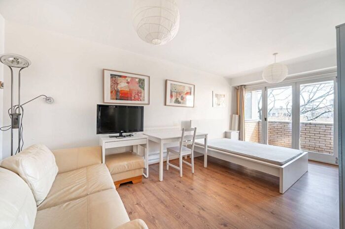 1 Bedroom Flat For Sale In Porchester Square, Queensway, London, W2