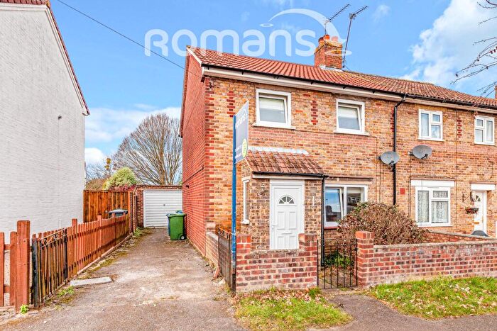 2 Bedroom House To Rent In Kentons Lane, Windsor, SL4