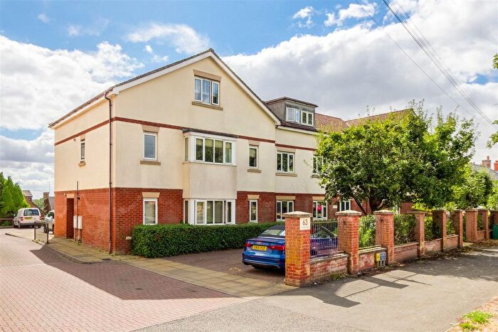 3 Bedroom Flat For Sale In Northampton Road, Wellingborough, NN8