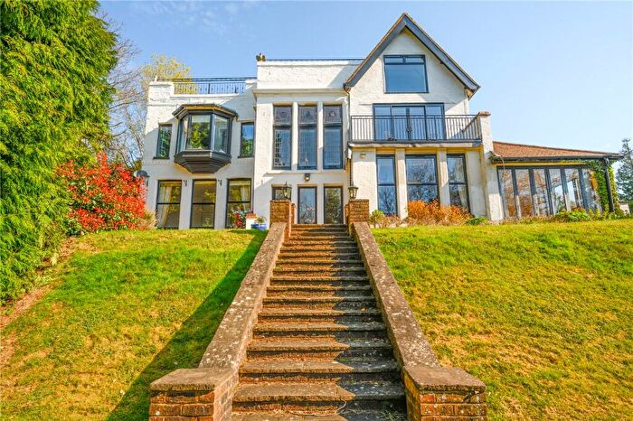 3 Bedroom Property To Rent In Cobbetts Hill, Weybridge, Surrey, KT13