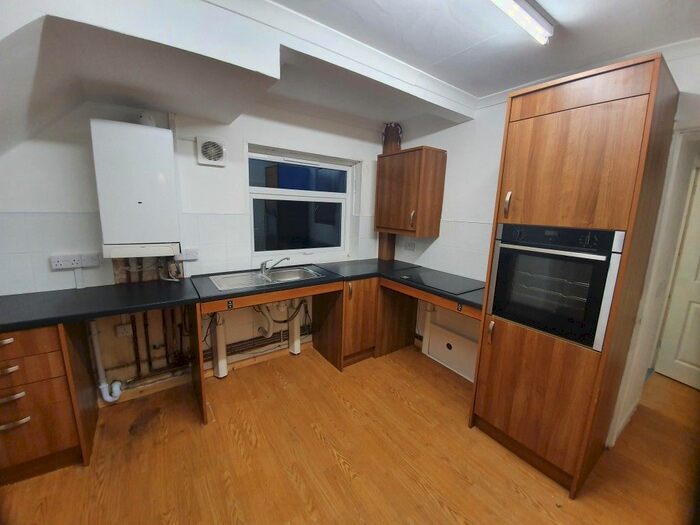 1 Bedroom Flat To Rent In Conway Road, Penlan, Swansea, Swansea, SA5