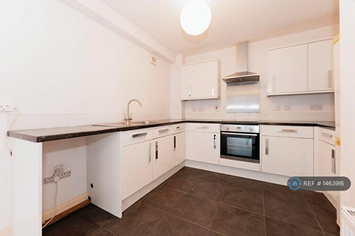 2 Bedroom Flat To Rent In Bank House, Sutton, SM1