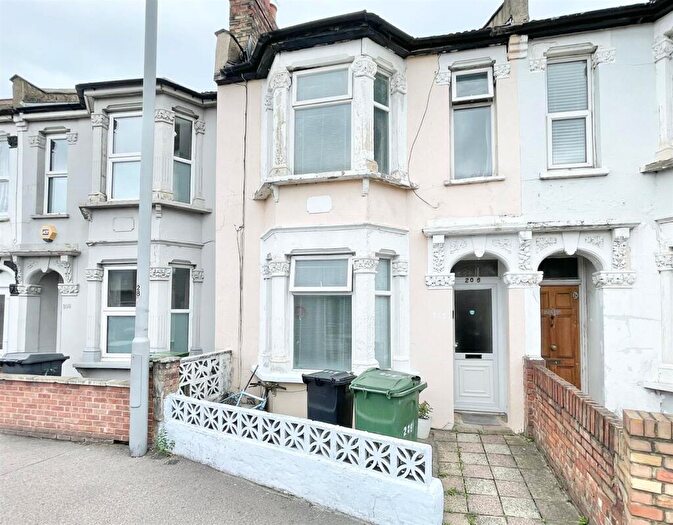 3 Bedroom Terraced House For Sale In Blackhorse Lane, London, E17