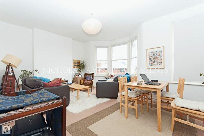 2 Bedroom Flat To Rent In Wightman Road, London, N8