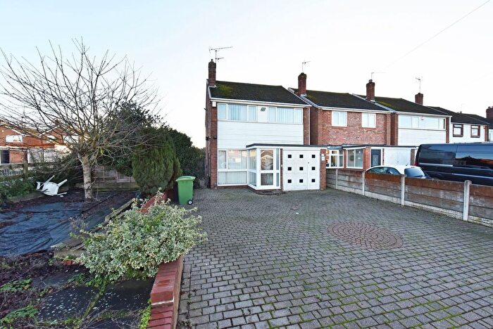 3 Bedroom Detached House For Sale In Kingswinford, High Street, DY6