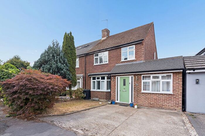 4 Bedroom Semi-Detached House For Sale In Tunmers End, Chalfont St Peter, SL9
