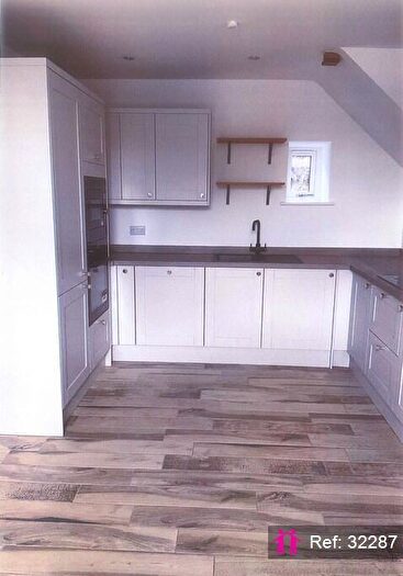 3 Bedroom Cottage For Sale In Henconner Lane, Leeds, LS13