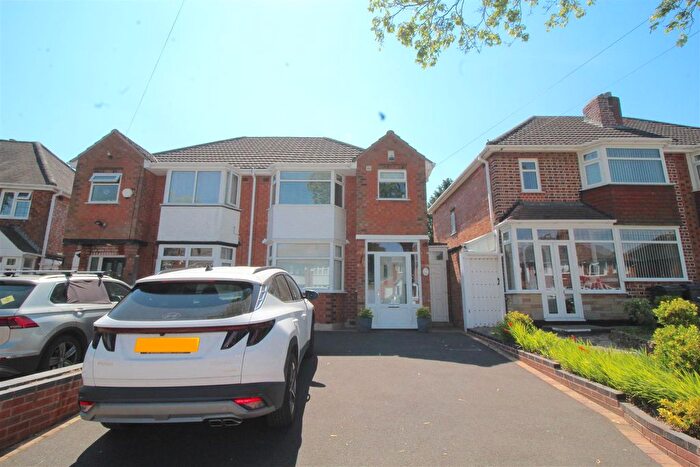 3 Bedroom Semi-Detached House For Sale In Sunnymead Road, Birmingham, B26