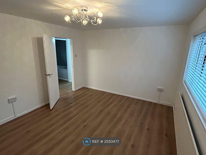 1 Bedroom Flat To Rent In Ripon Road, Stevenage, SG1