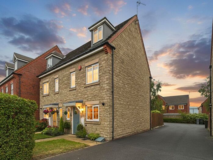 3 Bedroom Semi-Detached House For Sale In Flatts Lane, Calverton, Nottingham, NG14