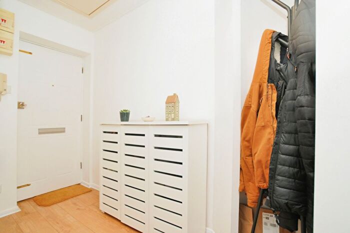 1 Bedroom Flat For Sale In Rosemont Close, Letchworth Garden City, SG6