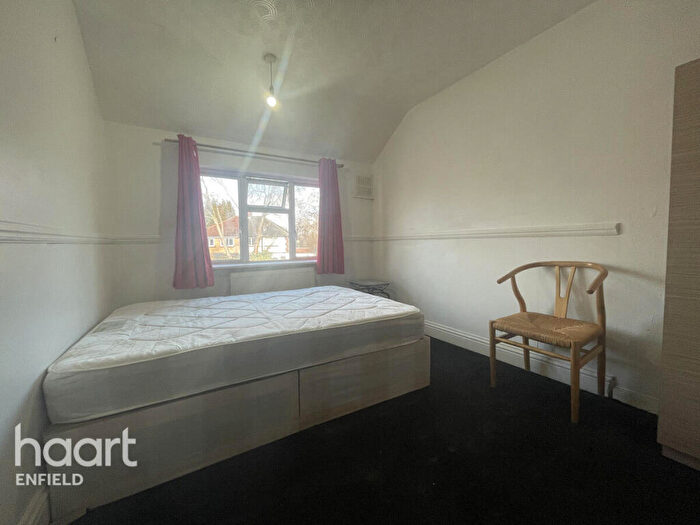 1 Bedroom Apartment To Rent In Stoneleigh Avenue, Enfield, EN1