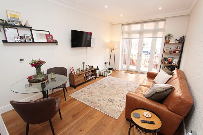 1 Bedroom Flat For Sale In Hatherley Road, Sidcup, Kent, DA14