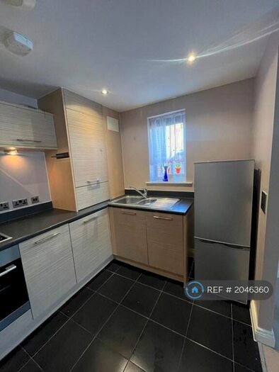 2 Bedroom Flat To Rent In Stanley Court, London, SE25