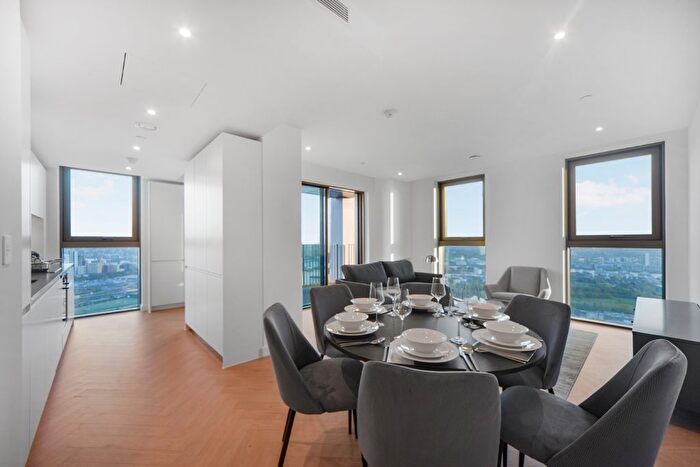 3 Bedroom Flat To Rent In One Thames Quay, Marsh Wall, E14