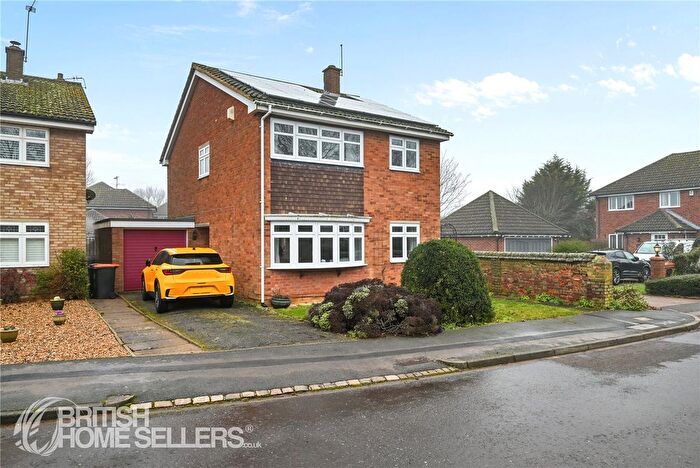 4 Bedroom Detached House For Sale In Grange Gardens, Toddington, Dunstable, Bedfordshire, LU5