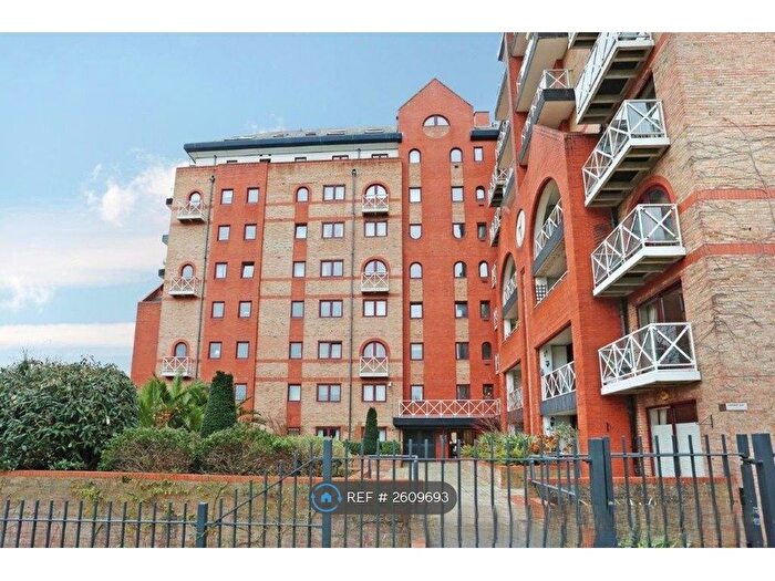 3 Bedroom Flat To Rent In Ferrymans Quay, London, SW6