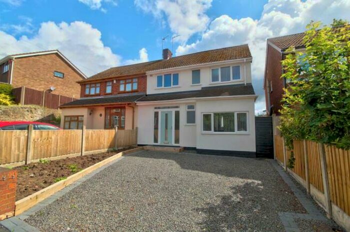 3 Bedroom House To Rent In Ruiton Street, Dudley, DY3