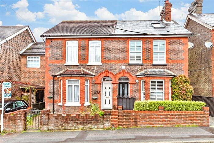 3 Bedroom Semi Detached House For Sale In Petlands Road, Haywards Heath, West Sussex, RH16