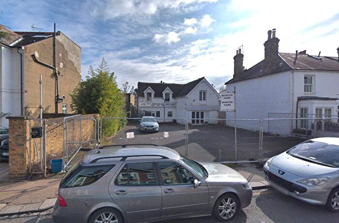 Property For Sale In Sandycombe Road, Richmond, TW9