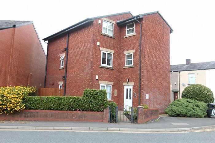 2 Bedroom Apartment For Sale In Burns Court, Bamford, Rochdale, OL11