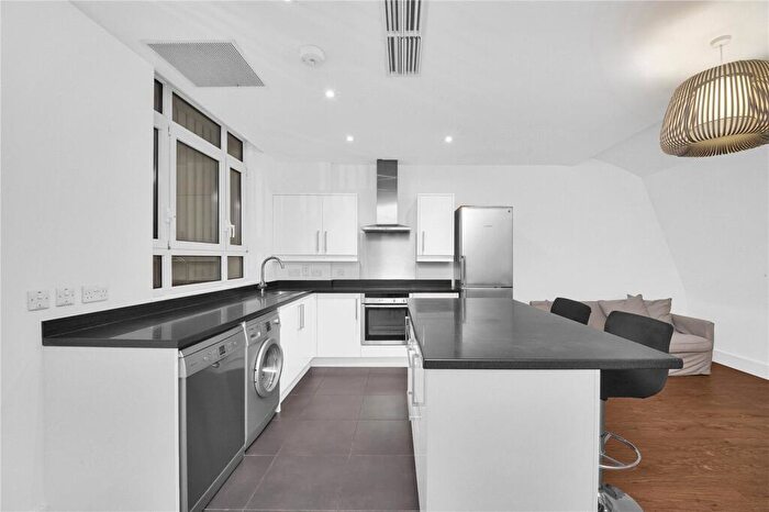 2 Bedroom Property To Rent In Carthusian Court, EC1M