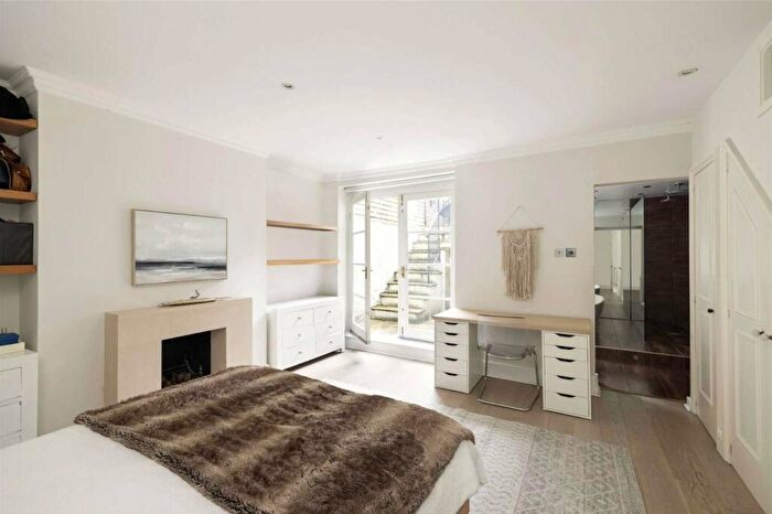 2 Bedroom Apartment To Rent In Fernshaw Road, London, SW10