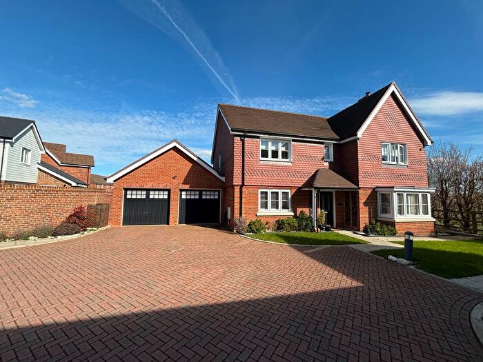5 Bedroom Detached House To Rent In Marden, Kent, TN12