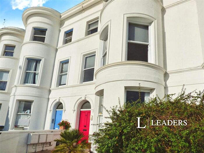 Flat To Rent In South Terrace, Littlehampton, West Sussex, BN17
