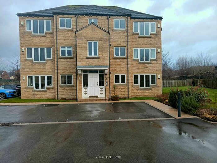 2 Bedroom Flat To Rent In Huddleston Court, Town Centre, Mirfield, WF14