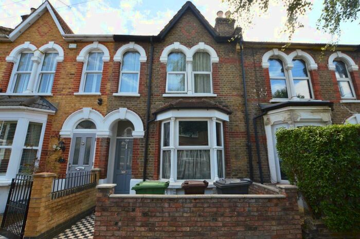 3 Bedroom House To Rent In Glenthorne Road, Walthamstow, E17