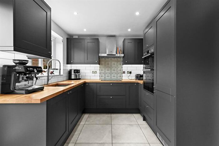 3 Bedroom End Of Terrace House For Sale In St. Boswells Close, Hailsham, BN27